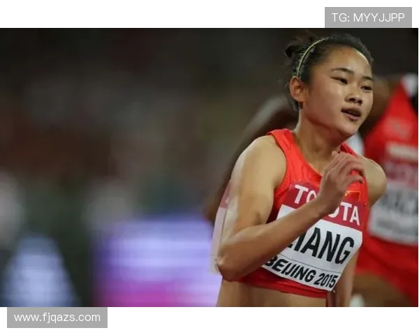 梁小静雨中跑出 11 秒 37 十五运会预赛强势领跑 梁小静雨中跑出 11 秒 37 十五运会预赛强势领跑